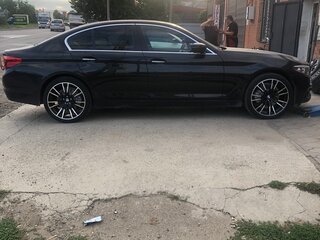 2017 BMW 5 серии 520d xDrive VII (G30/G31/G38), чёрный, 2850000 рублей, вид 1