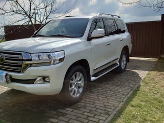 2018 Toyota Land Cruiser 200 Series Рестайлинг 2, белый, 7700000 рублей, вид 1