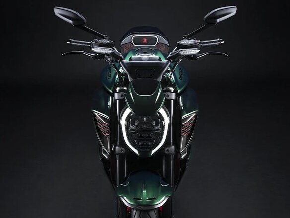 2024 Ducati Diavel V4, зелёный, 6950000 рублей - вид 2