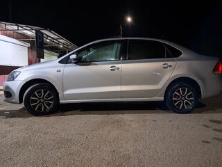 2013 Volkswagen Polo V, серебристый, 500000 рублей, вид 3