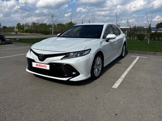 2020 Toyota Camry VIII (XV70), белый, 2570000 рублей, вид 1