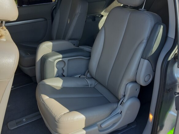 2010 Kia Carnival Grand II, серебристый, 1230000 рублей - вид 15
