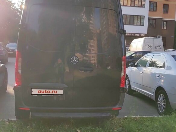 2019 Mercedes-Benz Sprinter, коричневый, 4200000 рублей - вид 3