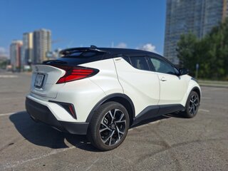 2020 Toyota C-HR I Рестайлинг, белый, 2020000 рублей, вид 3