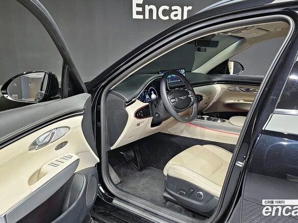 2022 Genesis GV70 I, чёрный, 7539386 рублей - вид 6