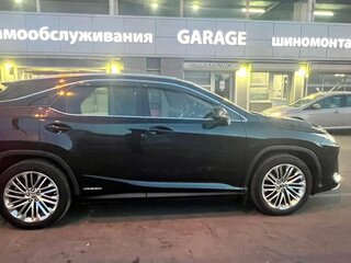 2020 Lexus RX 450h IV Рестайлинг, чёрный, 5300000 рублей, вид 2