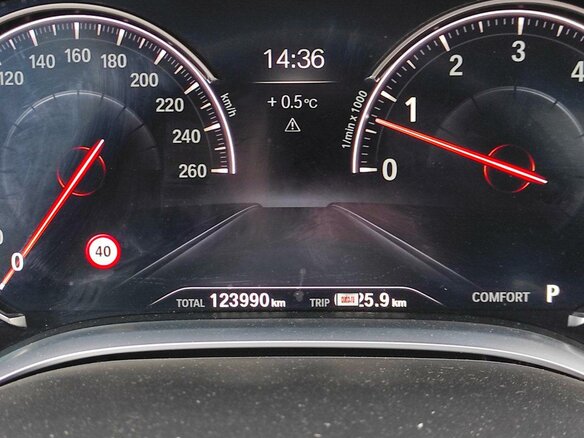 2018 BMW 7 серии Long 740Li xDrive VI (G11/G12), белый, 2926620 рублей - вид 4