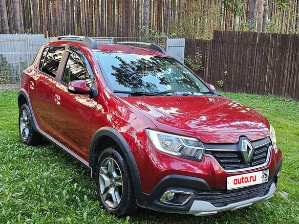 2020 Renault Sandero Stepway II Рестайлинг, красный