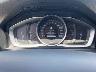 2018 Volvo V60 I Рестайлинг, чёрный, 1700000 рублей, вид 5
