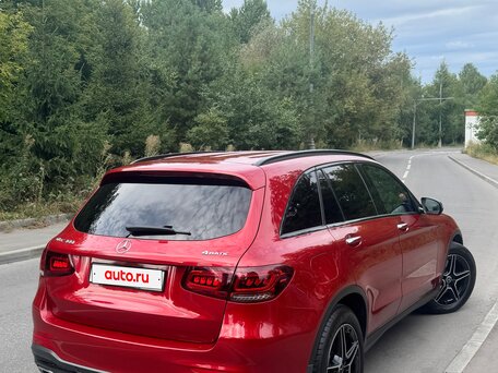 2019 Mercedes-Benz GLC 300 I (X253) Рестайлинг, красный, 3950000 рублей, вид 5
