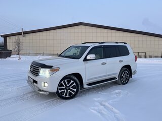 2013 Toyota Land Cruiser 200 Series Рестайлинг 1, белый, 5400000 рублей, вид 2