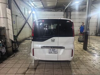 2015 Honda Stepwgn V, белый, 1870000 рублей, вид 5