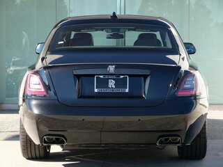 2022 Rolls-Royce Ghost Black Badge II (Series I), чёрный, 37768578 рублей, вид 5