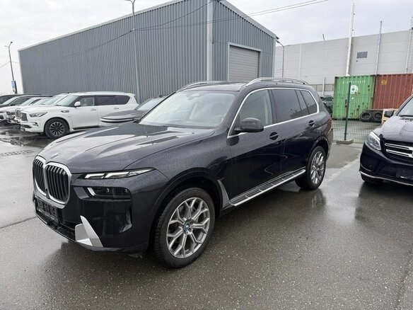 2023 BMW X7 40i I (G07) Рестайлинг, чёрный, 10977000 рублей - вид 1