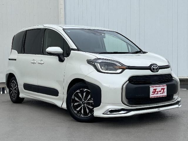 Открыть фотографии: Toyota Sienta III