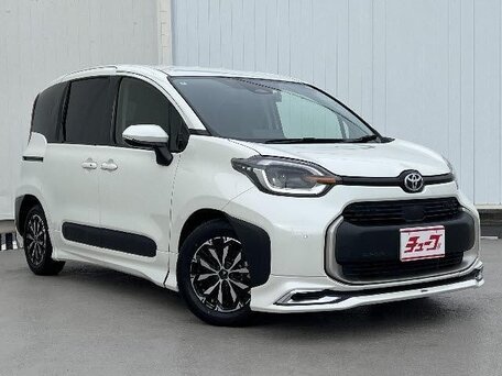 Toyota Sienta III