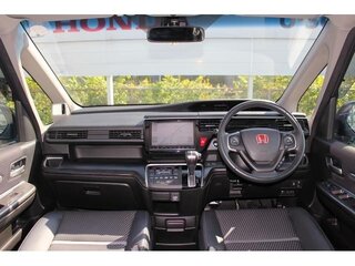 2017 Honda Stepwgn Spada V, фиолетовый, 1590000 рублей, вид 5