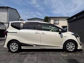 2021 Toyota Sienta II Рестайлинг, белый, 1260000 рублей, вид 4