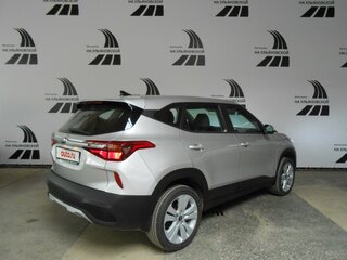 2021 Kia Seltos I, серебристый, 2350000 рублей, вид 2