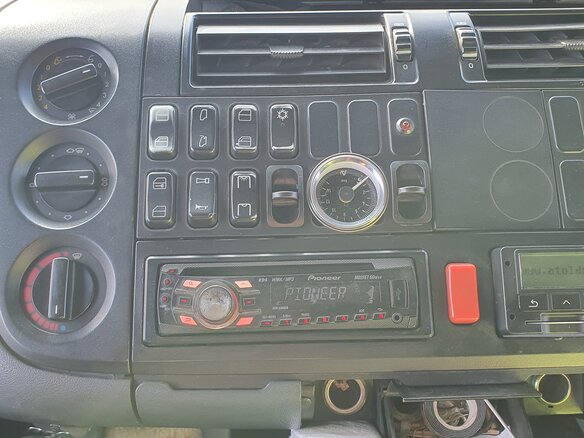 2002 Mercedes-Benz Atego, жёлтый, 3850000 рублей - вид 14