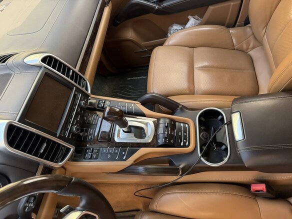 2016 Porsche Cayenne S II Рестайлинг (958), красный, 3121000 рублей - вид 6