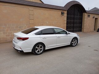 2019 Hyundai Sonata VII (LF) Рестайлинг, белый, 1300000 рублей, вид 5