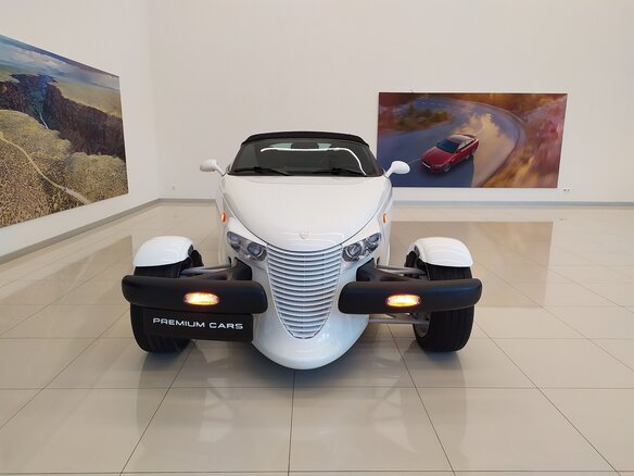 2000 Plymouth Prowler, белый - вид 1