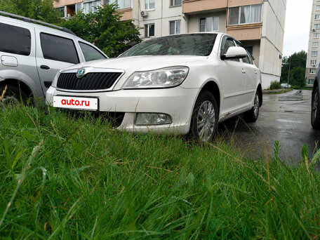 2011 Skoda Octavia II (A5) Рестайлинг, белый, 550000 рублей, вид 1