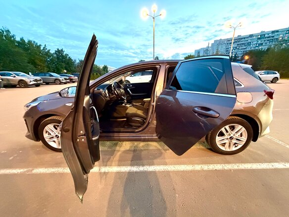 2020 Kia Ceed III, коричневый, 1810000 рублей - вид 5