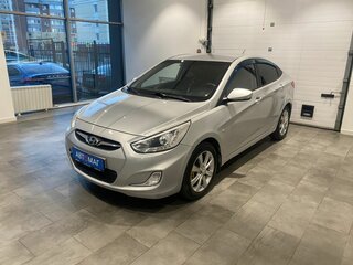 2013 Hyundai Solaris I, серебристый, 726000 рублей, вид 1
