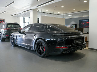 2026 Porsche Panamera GTS III, чёрный, 29390000 рублей, вид 3