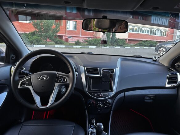 2016 Hyundai Solaris I Рестайлинг, чёрный, 650000 рублей - вид 4