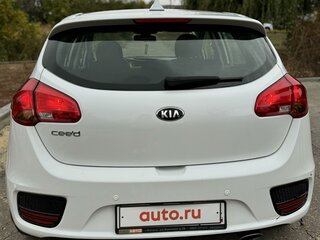 2017 Kia Ceed II Рестайлинг, белый, 1000000 рублей, вид 2