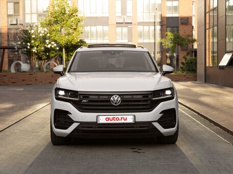 2019 Volkswagen Touareg III, белый, 6150000 рублей, вид 1