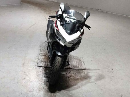 2024 Kawasaki Ninja 400, серебристый, 615000 рублей, вид 3
