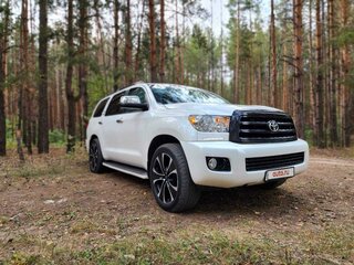 2011 Toyota Sequoia II, белый, 3970000 рублей, вид 2
