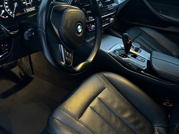 2018 BMW 5 серии 520d VII (G30/G31/G38), чёрный, 4300000 рублей - вид 13