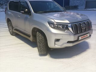 2013 Toyota Land Cruiser Prado 150 Series Рестайлинг 1, серебристый, 2950000 рублей, вид 3