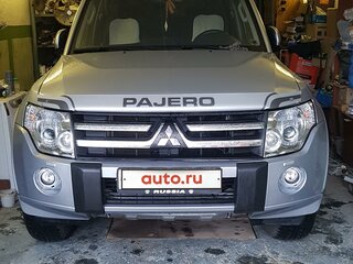 2010 Mitsubishi Pajero IV, серебристый, 2300000 рублей, вид 3