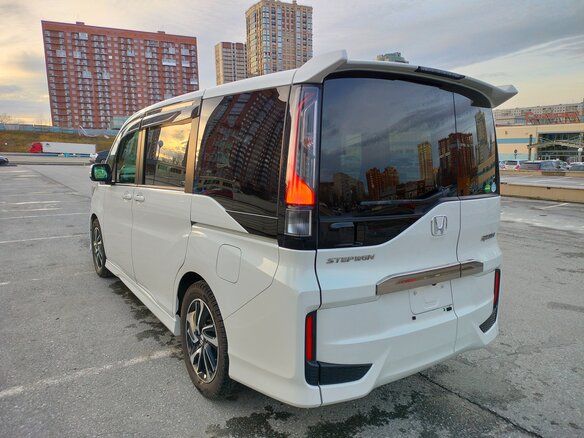 2020 Honda Stepwgn V Рестайлинг, белый, 3075000 рублей - вид 6