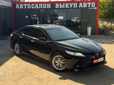 Toyota Camry VIII (XV70)