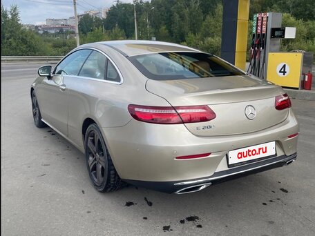 2018 Mercedes-Benz E-Класс 200 V (W213, S213, C238), золотистый, 3700000 рублей, вид 2