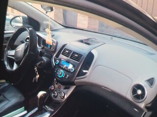 2014 Chevrolet Aveo II, чёрный, 700000 рублей, вид 2