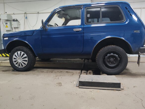 2002 Lada (ВАЗ) 2121 (4x4) I Рестайлинг, синий, 280000 рублей - вид 4