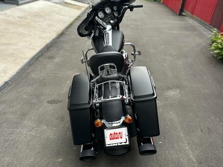 2010 Harley-Davidson Street Glide, чёрный, 1000000 рублей, вид 4