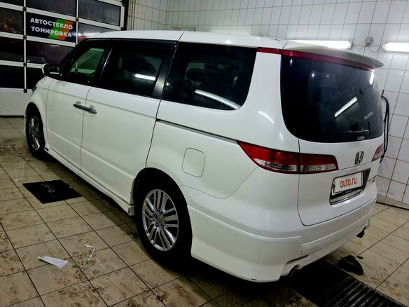 2005 Honda Elysion I, белый, 1100000 рублей - вид 4