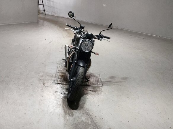2023 Triumph Speed Twin, серый, 772000 рублей - вид 2