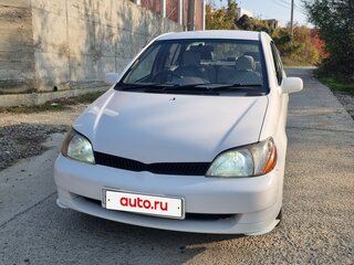 2000 Toyota Platz, белый, 400000 рублей, вид 2