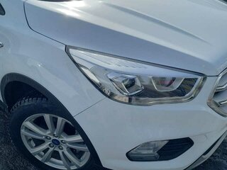 2017 Ford Kuga II Рестайлинг, белый, 2100000 рублей, вид 4