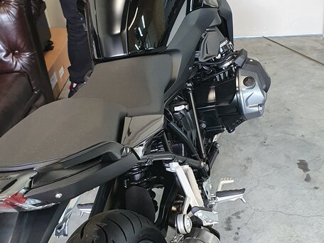 2021 BMW R 1250 R, чёрный, 1499950 рублей, вид 4